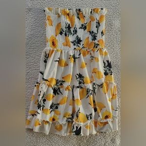 Lemon strapless dress. Size medium.